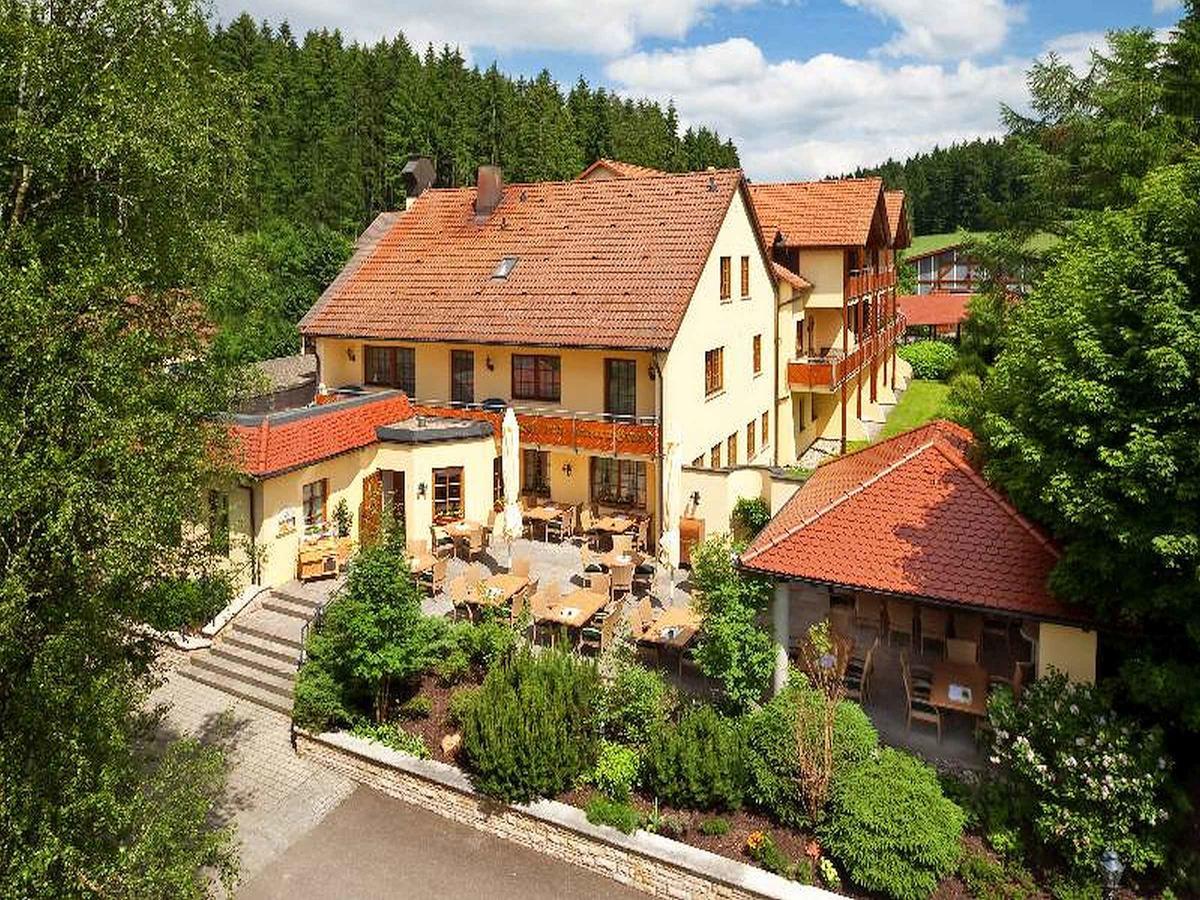 Hotel-Gasthof Zum Sussen Grund Альбштадт Экстерьер фото